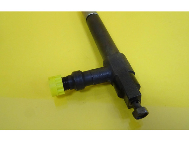 Форсунка Mazda Premacy