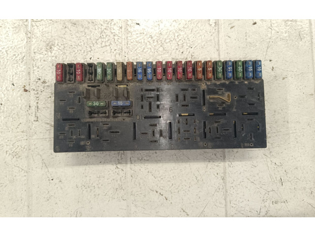 Блок предохранителей 443941822B Audi 80 90 S2 B4