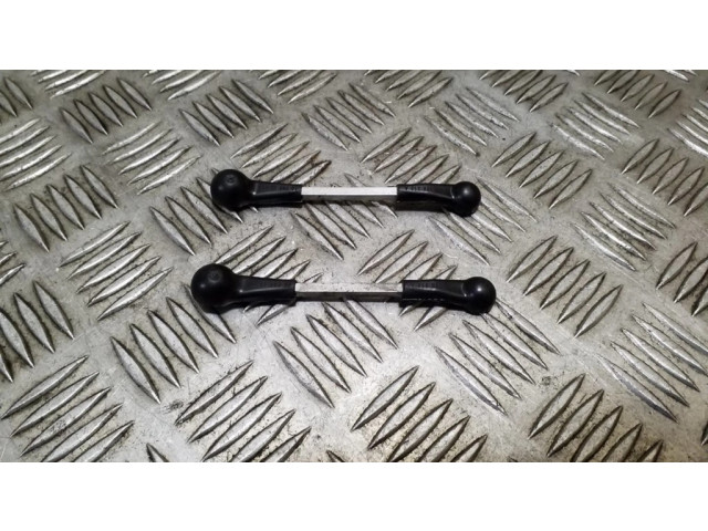 Другая деталь отсека двигателя