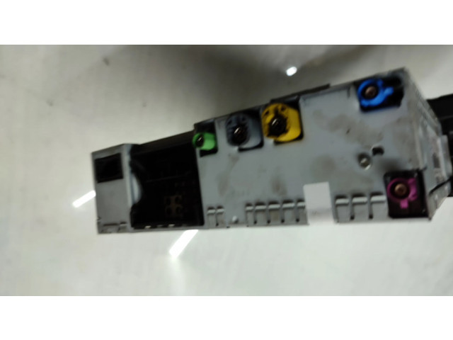 Радио/ проигрыватель CD/DVD / навигация