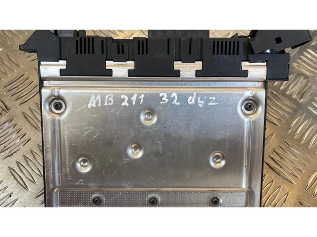 Блок предохранителей 2115453801   Mercedes-Benz E W211    