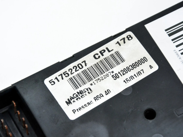 Блок предохранителей 51752207 Fiat Albea