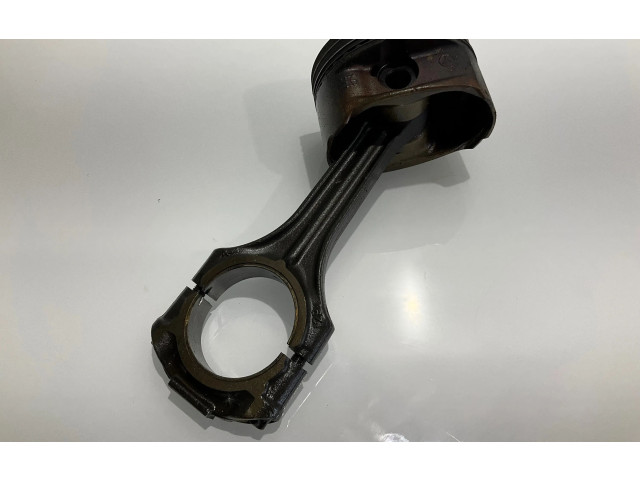 Píst Mercedes-Benz E W211