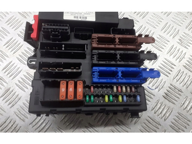 Блок предохранителей  460023260   Opel Vectra C    