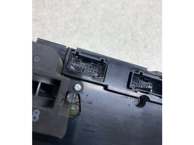 Блок управления климат-контролем 30746022, 07W03E06   Volvo XC70