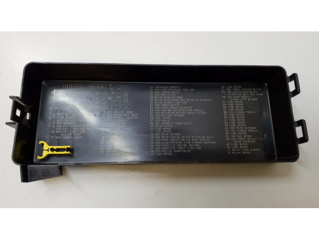 Pojistková skříňka 68197242AB, 04671886AA Chrysler 300C 2014