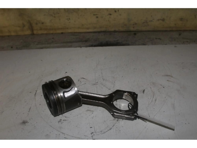  Поршень с шатуном 940B4000   Jeep Renegade  