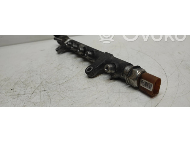 Топливная рампа 03L089C   Volkswagen PASSAT B6  