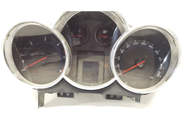 Панель приборов 95981272   Chevrolet Corsa       