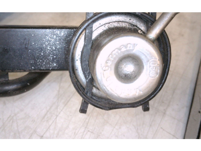 Топливная рампа 021133317J   Volkswagen Golf III  