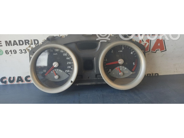 Přístrojová deska Renault Megane II 8200399700A