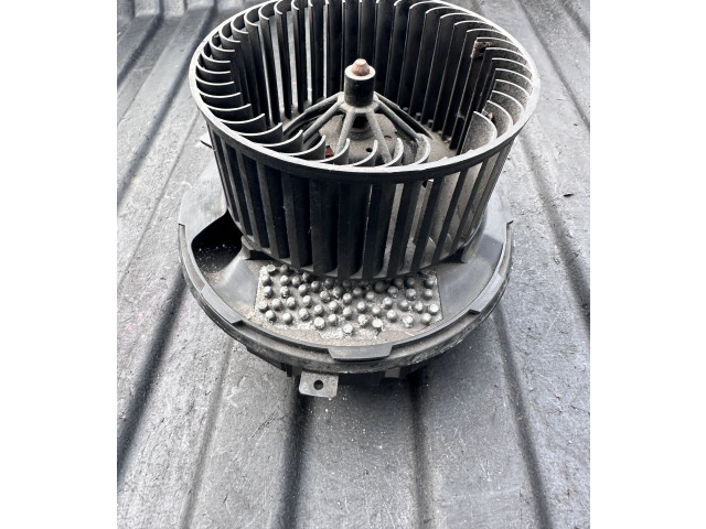 Вентилятор печки    3C0907521, 2468105380   Volkswagen Touran I
