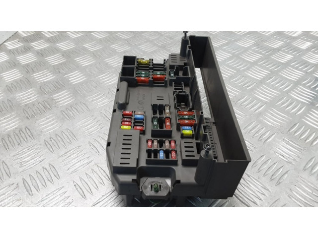 Pojistková skříňka 518966010B BMW X5 E70 2011