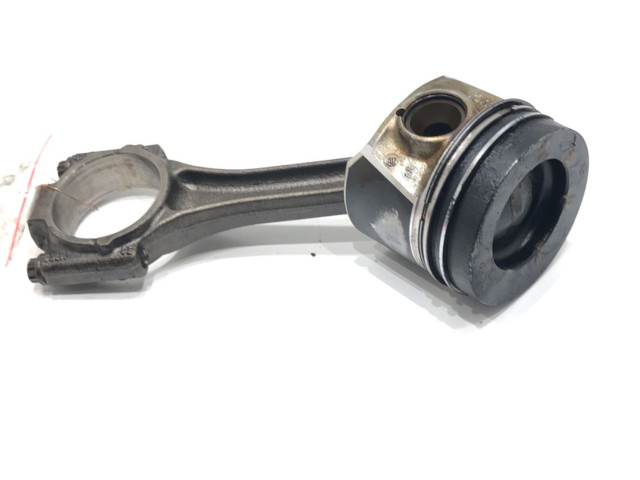 Поршень с шатуном    CXX   Volkswagen Golf VII