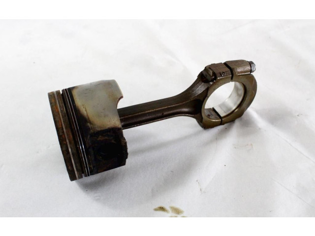 Поршень с шатуном 7701476393 Dacia Sandero