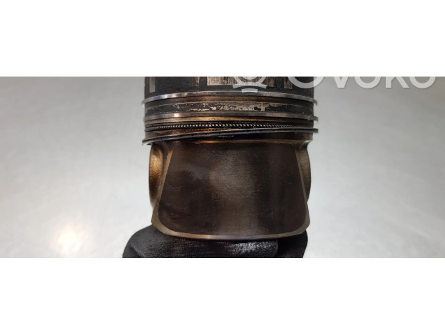Píst 04L107065A001, 04L105401A   Seat Leon (5F)    CRL 