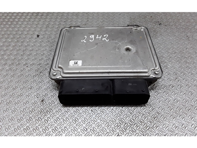 Řídící jednotka 03G906021CG, 0281012746   Volkswagen Caddy 2008