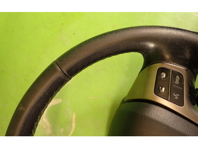 Volant Toyota Avensis T270 2012