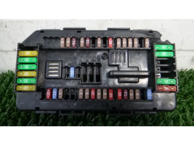 Pojistková skříňka 9389068 BMW 2 F22 F23 2014