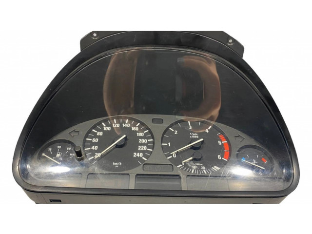 Přístrojová deska BMW 5 E39 2001 8381198, 62118381198