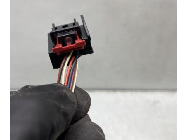 Зеркало электрическое Volkswagen Golf Plus 2005 - 2013 года