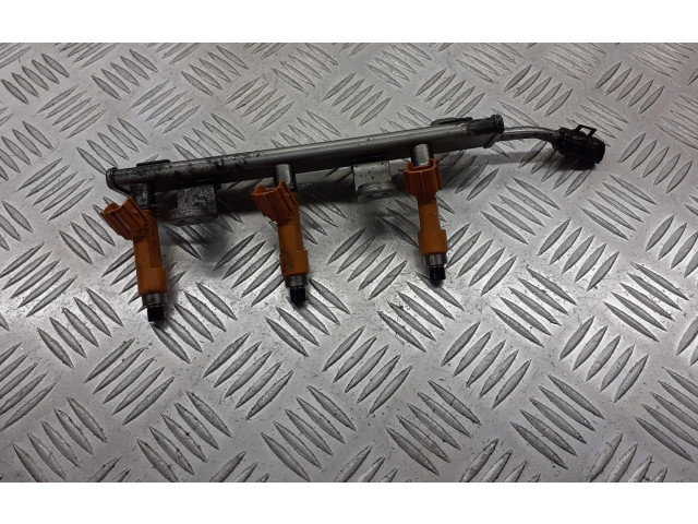 Vstřikovací lišta 008002127 Suzuki Splash