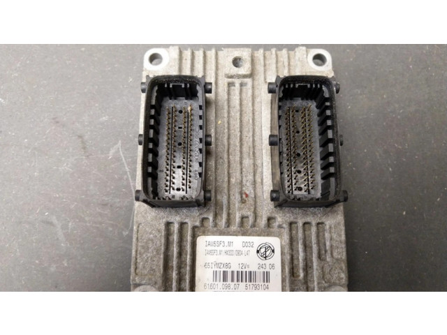 Блок управления двигателя 51793104, 6160109807 Opel Vectra C