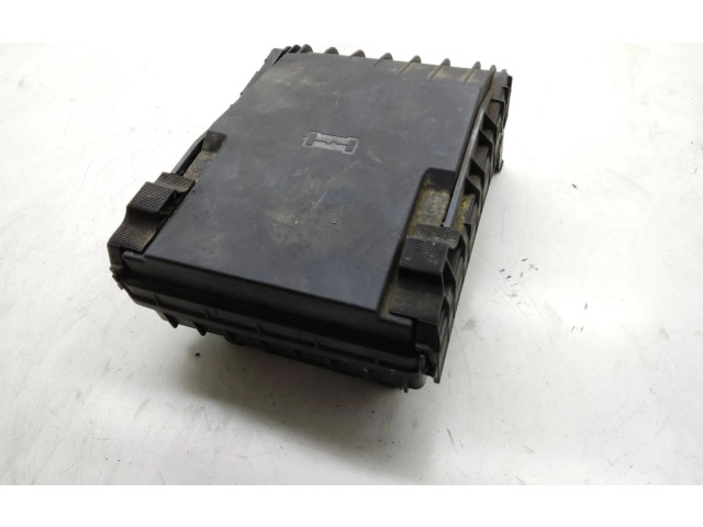   Pojistková skříňka 1K0937820D, 1K0937810C   Volkswagen Tiguan 2011