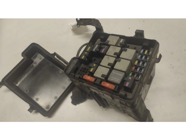 Блок предохранителей 5243290, 5243308   Mazda 6    