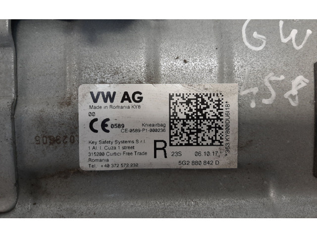 Подушка безопасности для колен 5G2880842D Skoda Octavia Mk3 (5E)