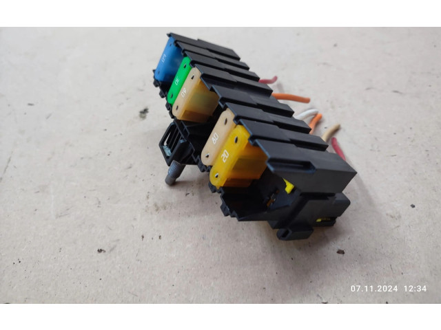 Pojistková skříňka Peugeot 5008 2011