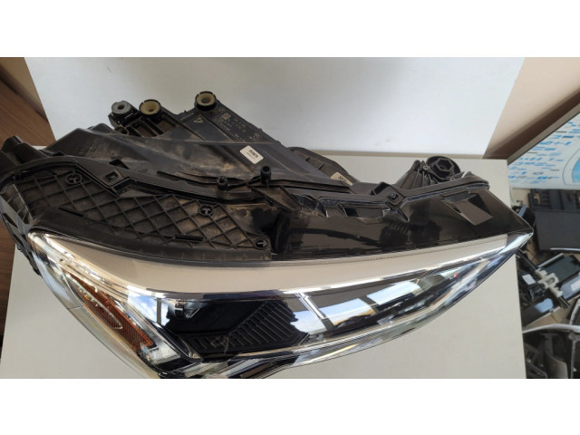 Передняя фара