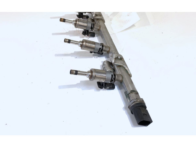 Топливная рампа 04E133320D Skoda Octavia Mk3 (5E)