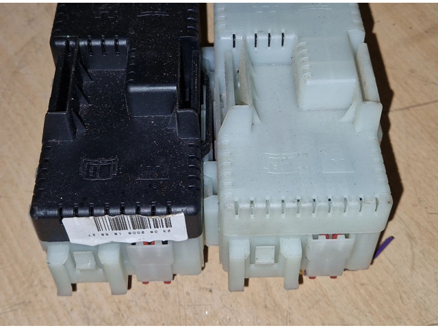 Блок предохранителей    Volvo V70    