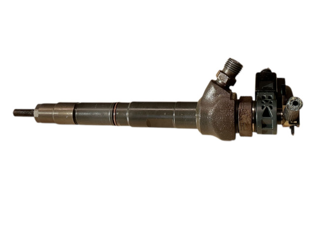 Vstřikovač 04L130277AJ, 0445110477 Skoda Octavia Mk3 (5E)