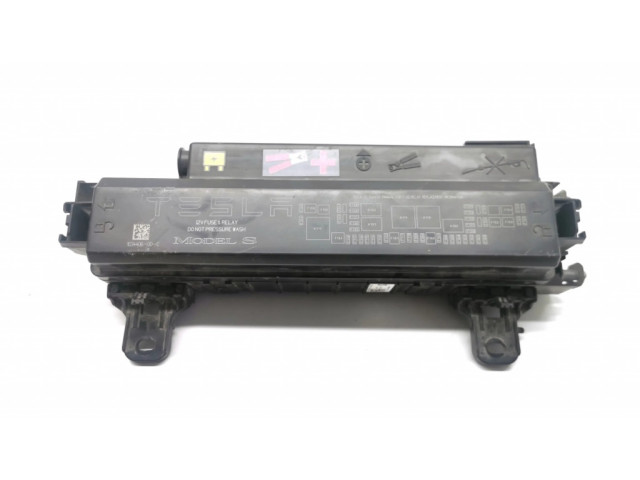 Pojistková skříňka 1034405-00-E Tela Model S 2016