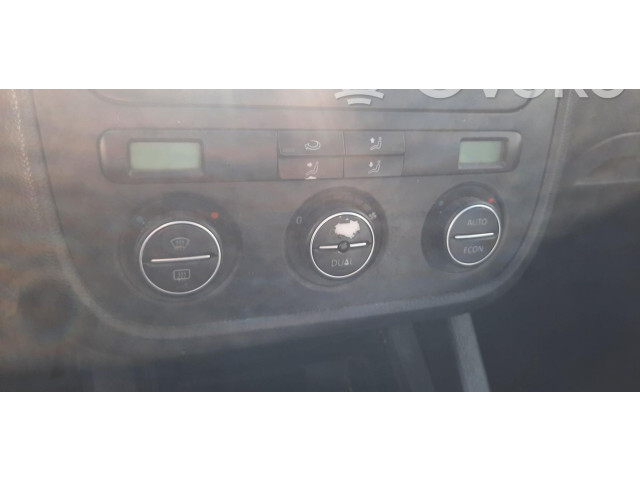 Блок управления климат-контролем    Volkswagen Jetta V