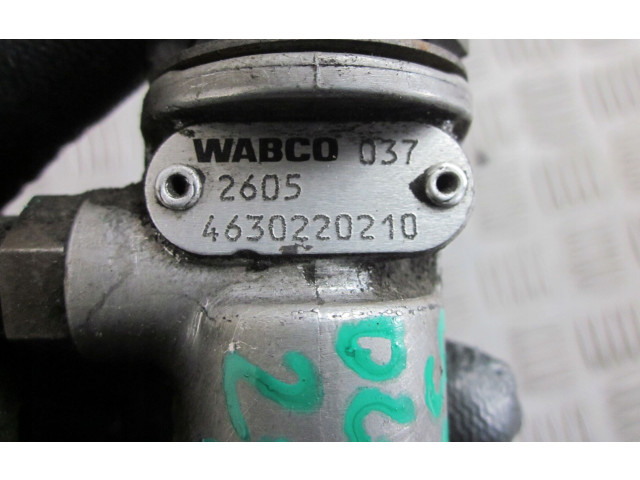 Топливный насос 4630220210 Jaguar XF - года