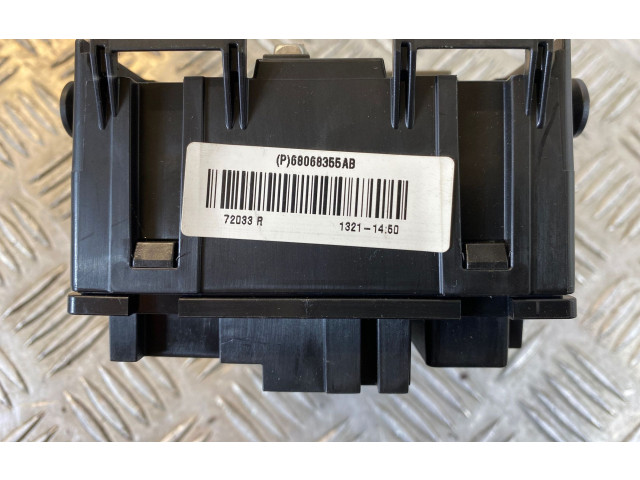 Блок предохранителей 68068355AB, 13211450   Fiat Freemont    