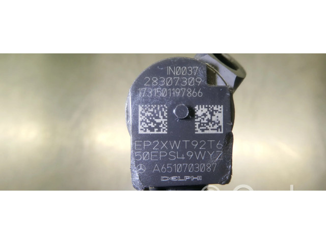 Vstřikovač A6510703087 Mercedes-Benz C AMG W204 2.1