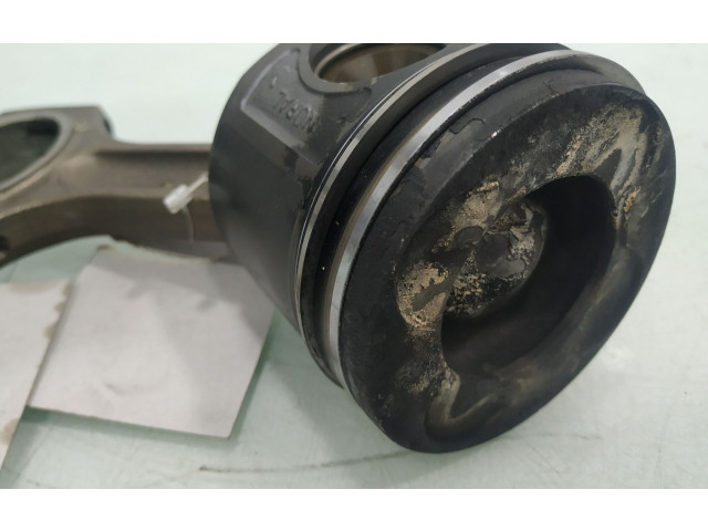 Поршень с шатуном M47N204D4 8487E BMW 1 E81 E87 для дизельного двигателя 2.0