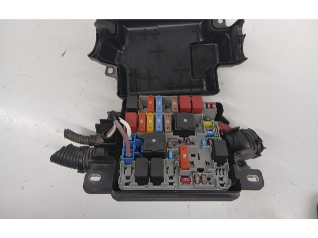   Pojistková skříňka 735471684   Fiat Punto (199) 2010