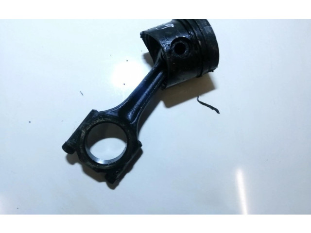  Поршень с шатуном    Volkswagen Golf II  