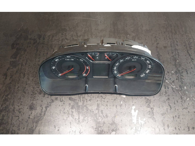 Панель приборов 3U0920811A Skoda Superb B5 (3U)