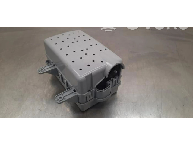   Pojistková skříňka    Alfa Romeo Stelvio 2016