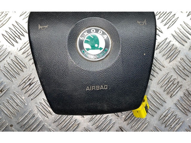 Подушка безопасности водителя 5J0880201 Skoda Roomster (5J)