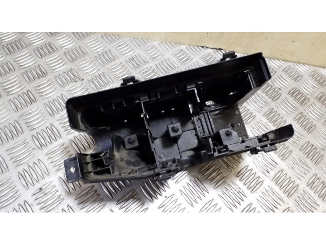 Блок предохранителей     Chevrolet Captiva    