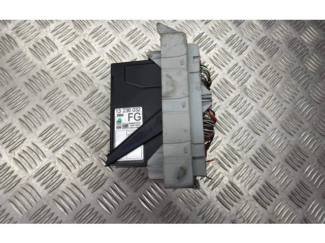 Блок комфорта 330518684, 13236032 Opel Meriva A