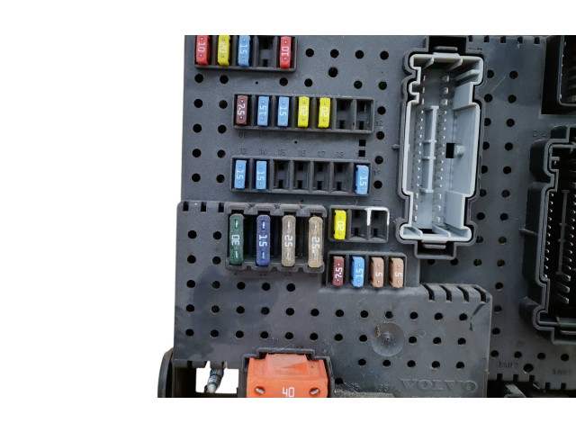 Блок предохранителей 8676391, 12217799 Volvo XC90