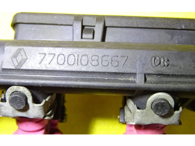 Топливная рампа 7700109066, 7700108667 Renault Clio II